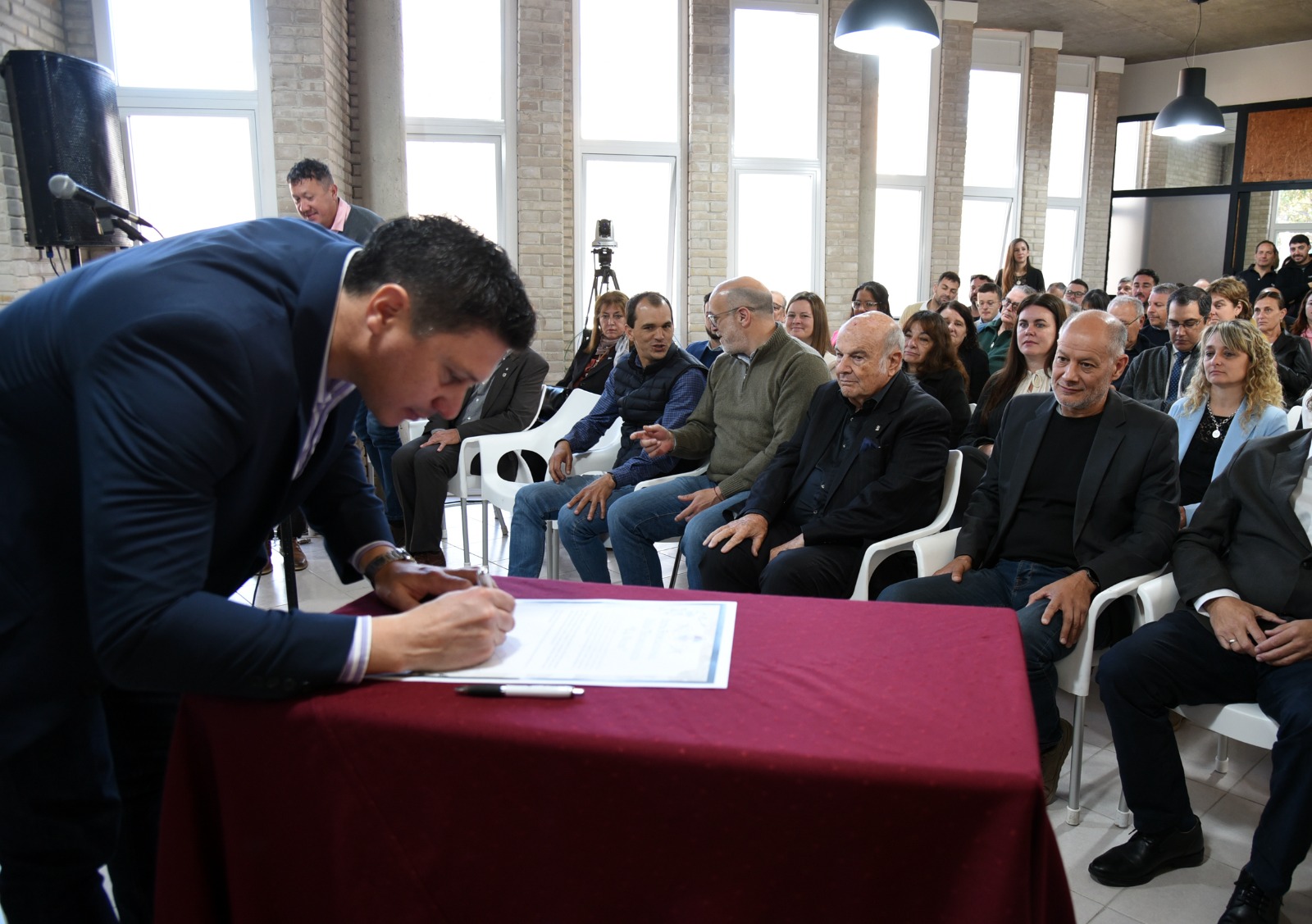 EL INTENDENTE ESTUVO PRESENTE EN LA INAUGURACIÓN DEL POLO TECNOLÓGICO “LA NUBE”
